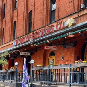 Breweries with Food: A Culinary Symphony of Suds and Sustenance