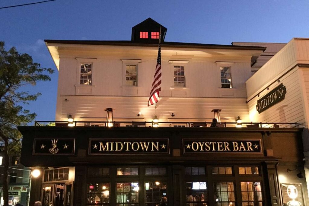 Discover the Enchanting World of Food Places Open Late