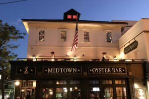 Discover the Enchanting World of Food Places Open Late